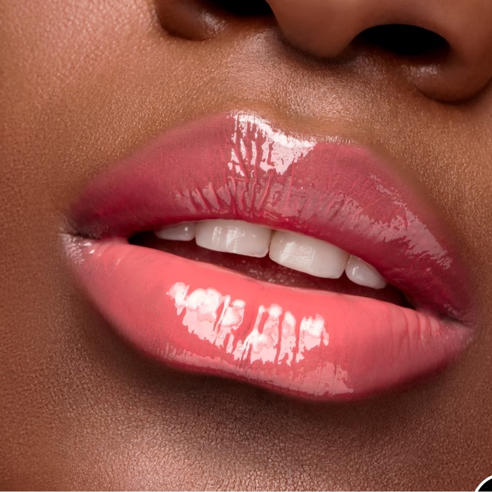 MAC x Stranger Things Collection- Excellent Erica - Picture 6 of 6